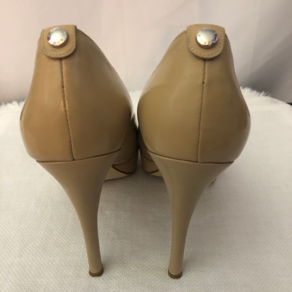 MICHAEL Michael Kors Nude/Tan Peep Toe Heel. Size 8 - Picture 3 of 8